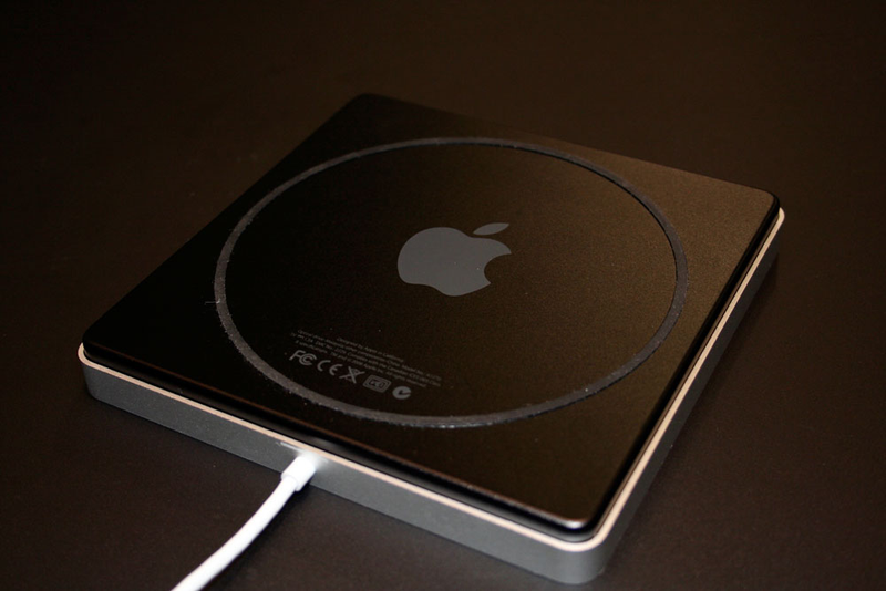 Illustration for article titled Meet MacBook Air's Kids: Ethernet and SuperDrive Peripherals